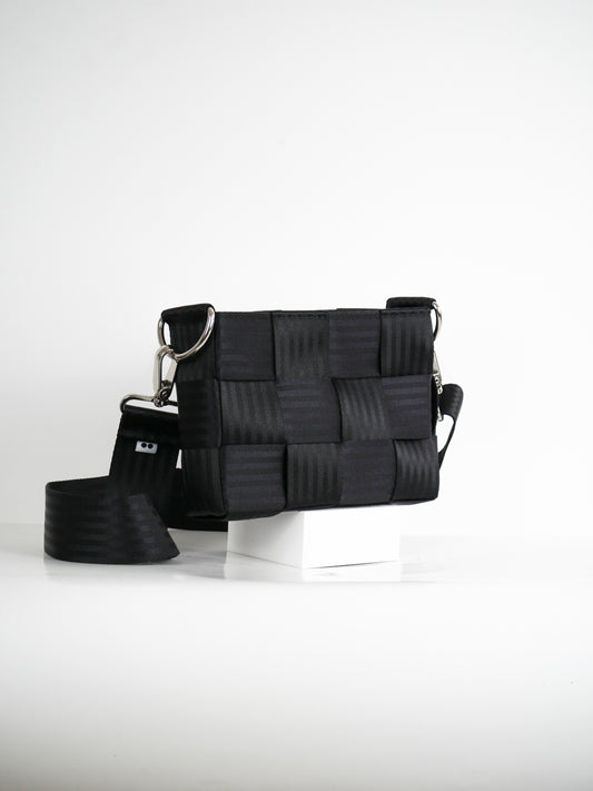 Torebka pleciona z pasów samochodowych | BLACK